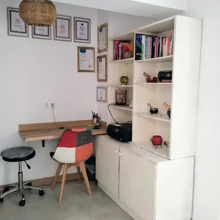 Проживание в семье Double With Private Bathroom In Luxury Boho Chic Shared