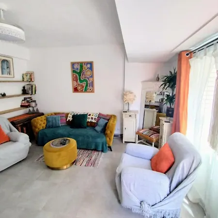 Проживание в семье Double With Private Bathroom In Luxury Boho Chic Shared *